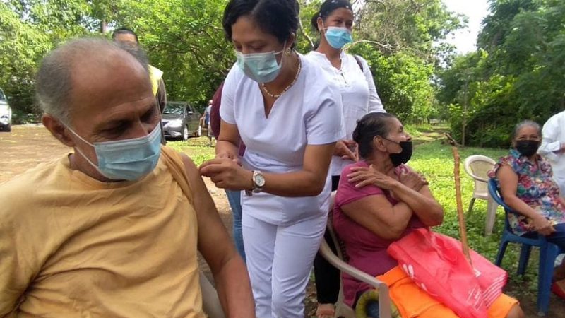 MINSA ha aplicado 700 mil dosis de vacuna contra la influenza Managua. Radio La Primerísima