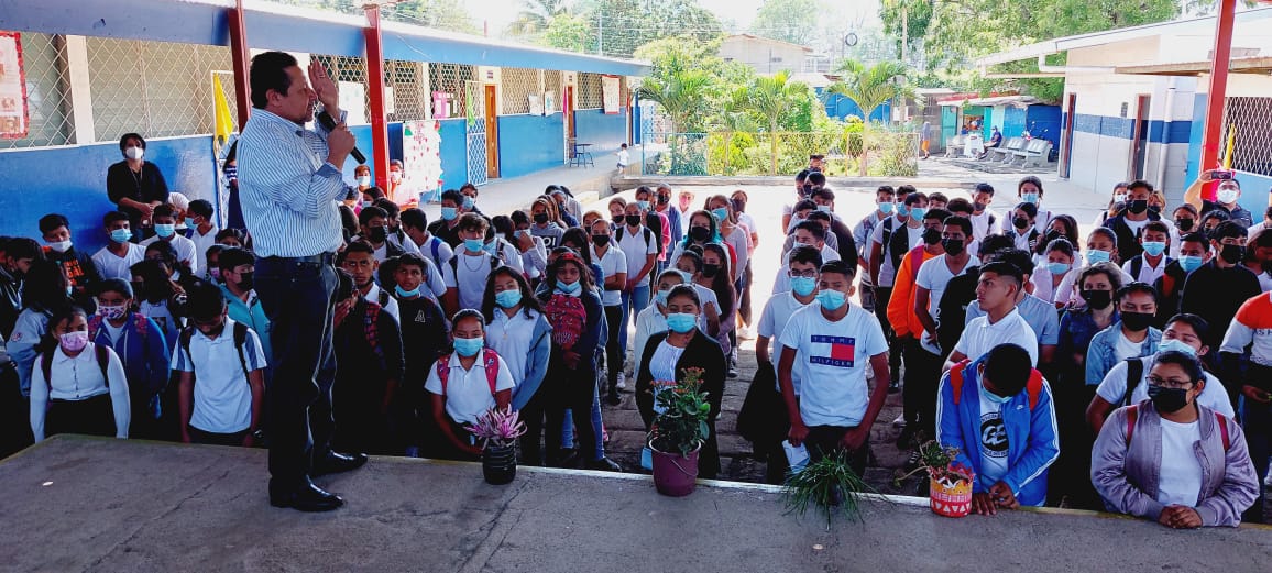 Abordan avances educativos con estudiantes en Carazo Diriamba. Manuel Aguilar/Radio La Primerísima