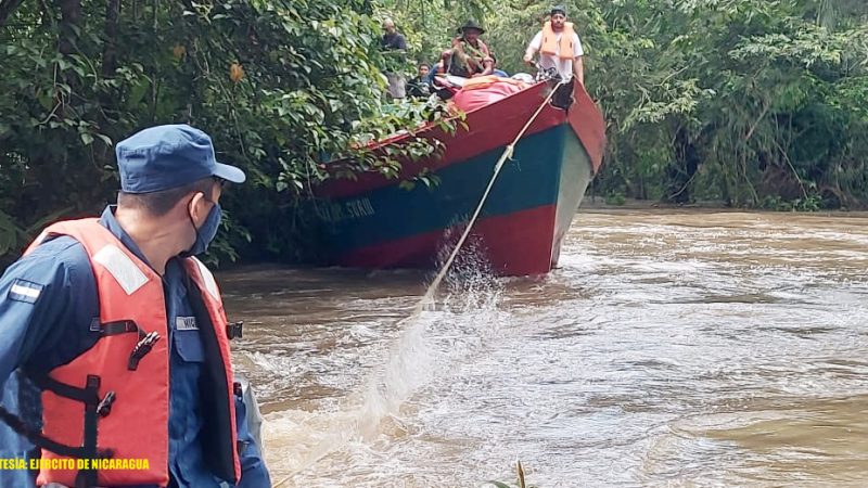 Rescatan a pasajeros de barco a la deriva en Río San Juan Managua. Radio La Primerísima