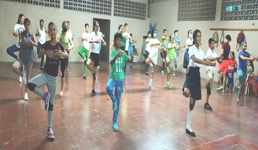 Siguen instalando nuevas escuelas de arte Managua. Radio La Primerísma