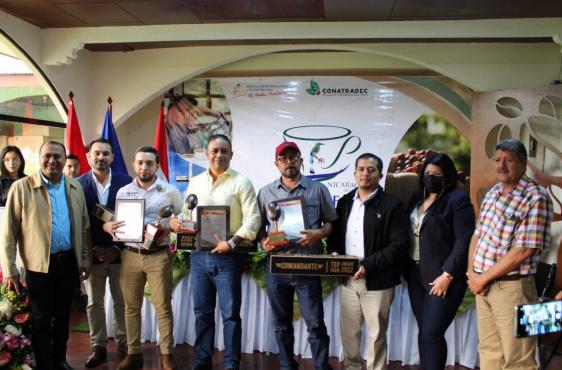Premian a ganadores de taza de excelencia Nicaragua 2022 Managua. Radio La Primerísima