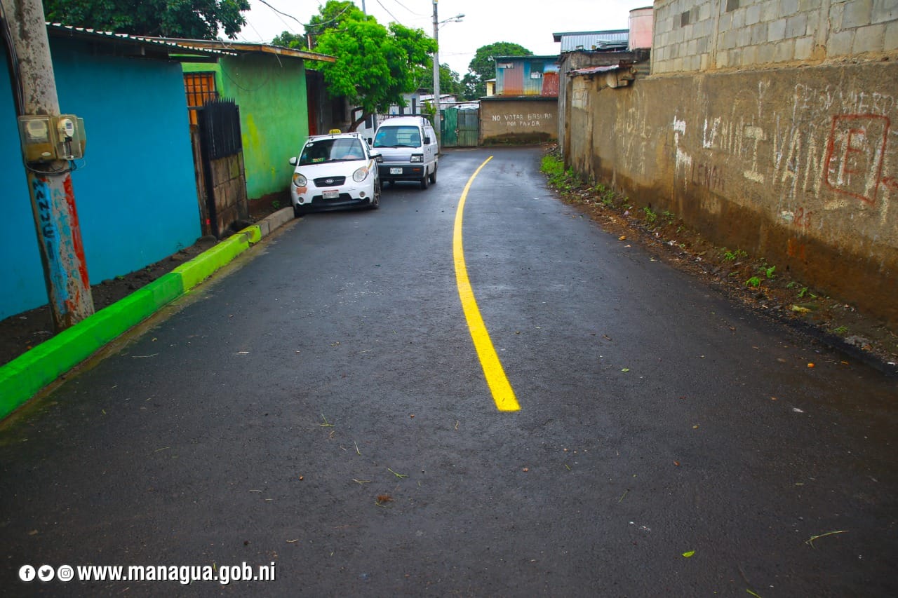 Pavimentan siete calles en el barrio Omar Torrijos Managua. Radio La Primerísima