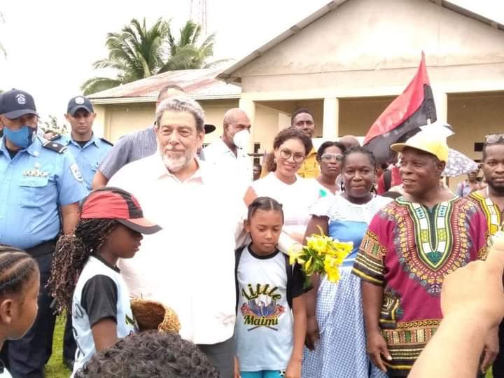 Primer Ministro de San Vicente y las Granadinas visita comunidad garífuna Managua. Radio La Primerísima 