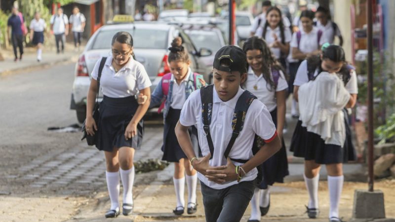 Colegios inician con el tercer corte evaluativo Managua. Radio La Primerísima
