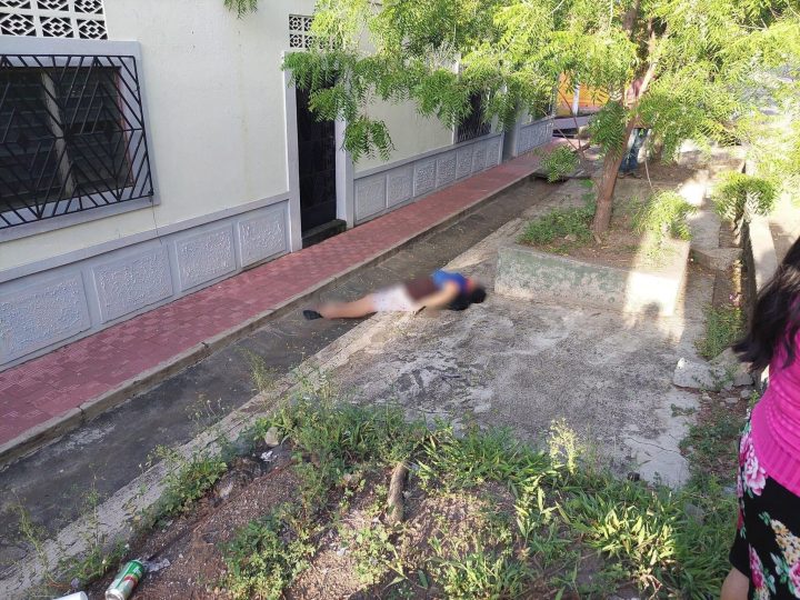 Compatriota cae muerta en una de las calles de El Salvador