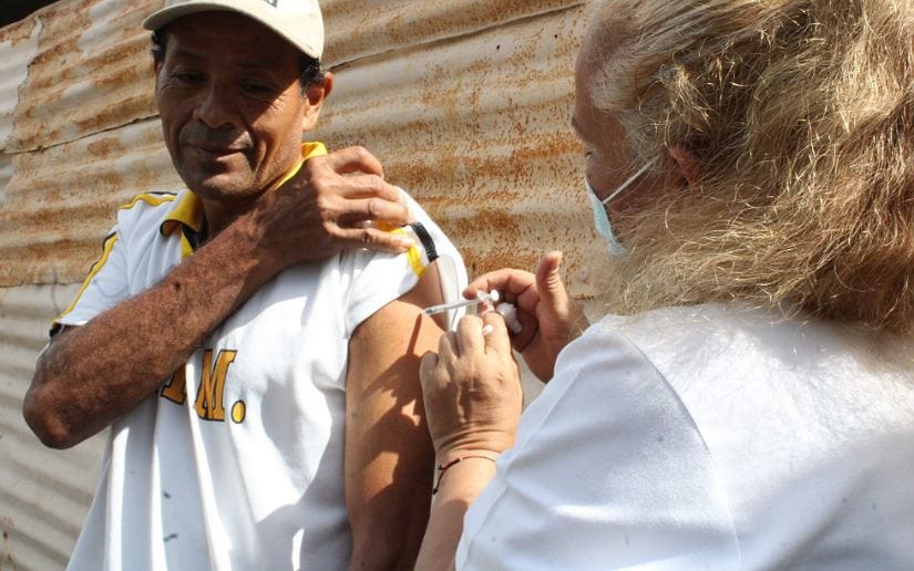 MINSA vacuna contra Covid-19 en barrio Juan Emilio Menocal Managua. Radio La Primerísima