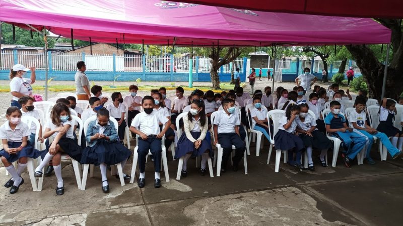 Merienda Escolar beneficia a más de 55 mil estudiantes en León Managua. Radio La Primerísima