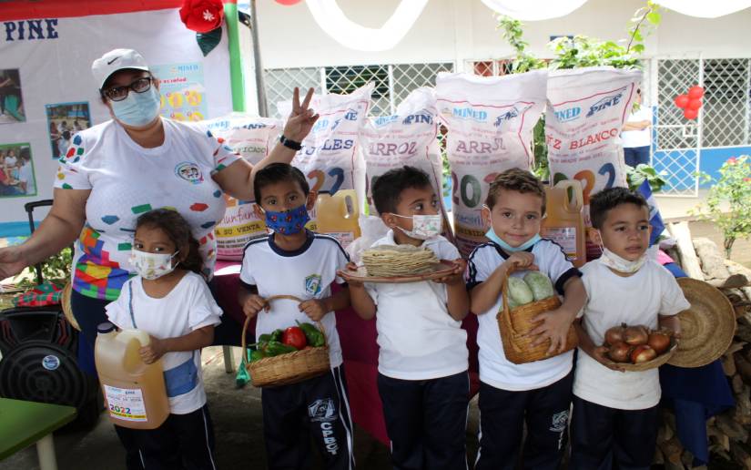 Unos 25 mil estudiantes de Tipitapa son beneficiados con la merienda escolar Managua. Radio La Primerísima