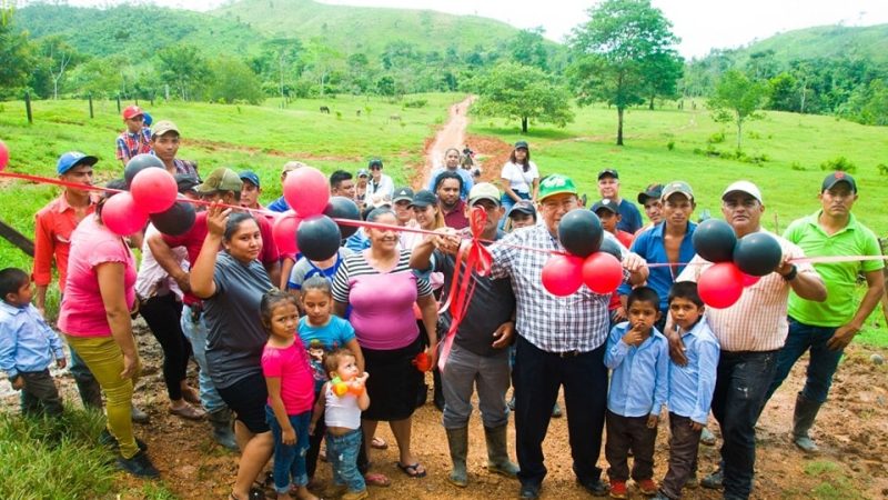 Inauguran 2 kilómetros de caminos productivos en Puerto Cabezas Managua. Radio La Primerísima