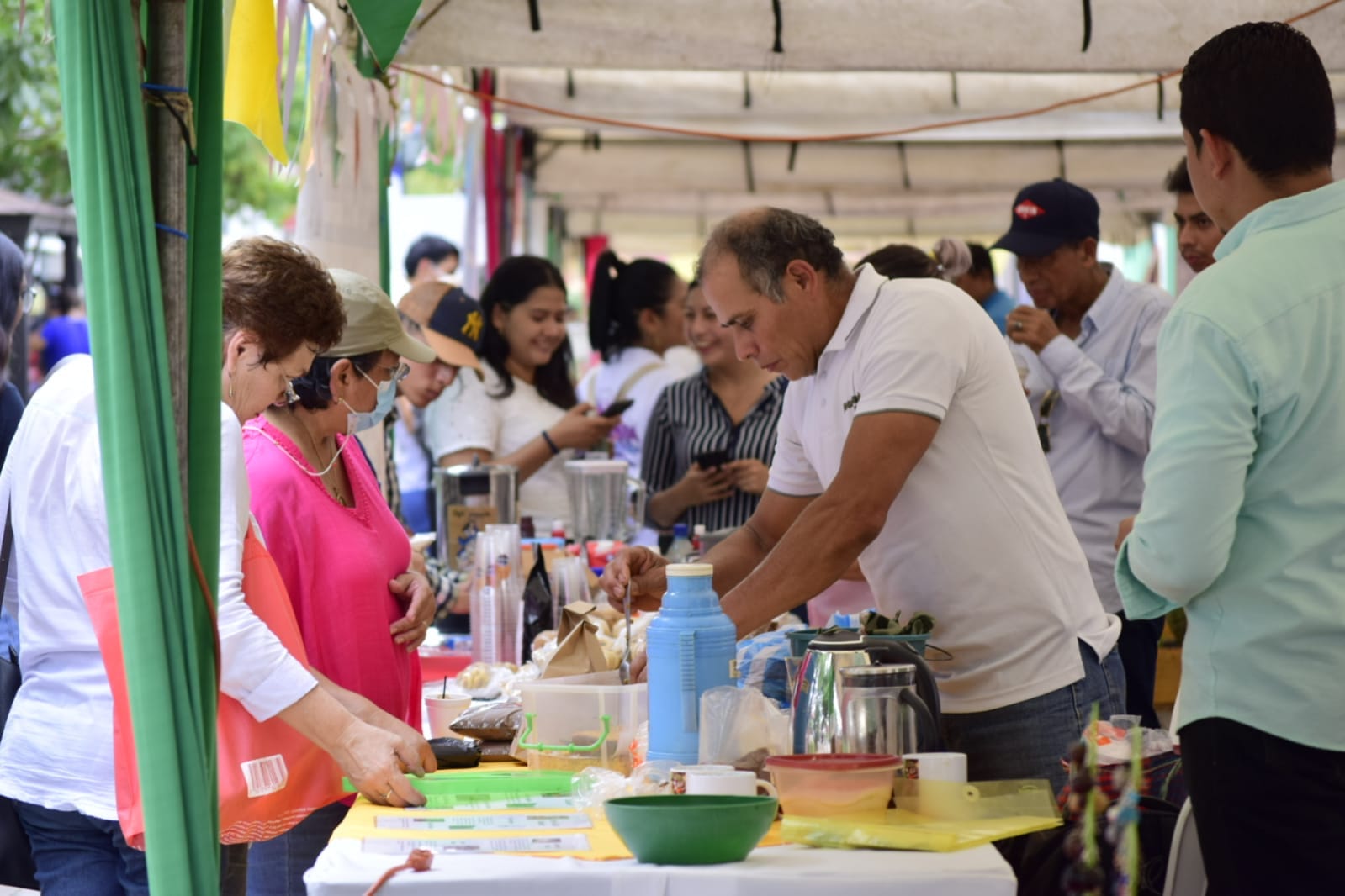 Realizan Festival Nacional del Café en León Managua. Radio La Primerísima 