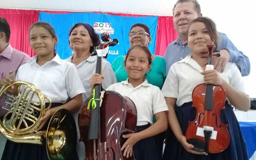 China entregará instrumentos musicales para orquestas estudiantiles Managua. Radio La Primerísima