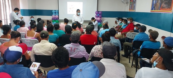 Capacitan a miembros de la Red comunitaria de salud en Siuna Managua. Radio La Primerísima