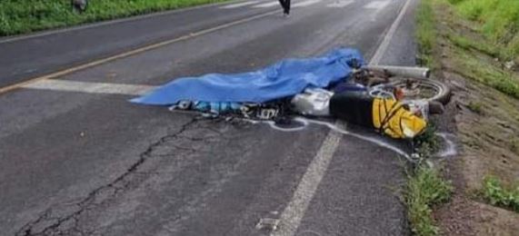 Motociclista muere tras impactar contra un furgón en Palacagüina Managua. Radio La Primerísima 