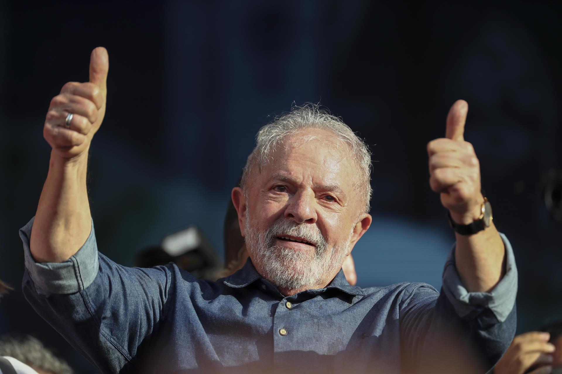 Daniel y Rosario saludan triunfo de Lula Da Silva en Brasil Managua. Radio La Primerísima