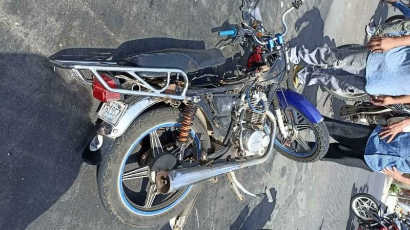 Trágica muerte de motociclista al ser embestido por bus en esta capital  Managua. Radio La Primerísima