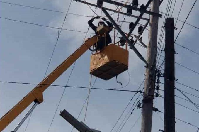 Cuba avanza en la reparación de daños del huracán Ian a infraestructura eléctrica La Habana. Prensa Latina
