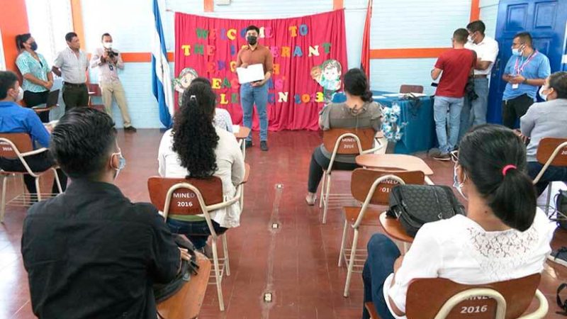 Empieza proceso para seleccionar nuevos maestros de idioma inglés Managua. Radio La Primerísima