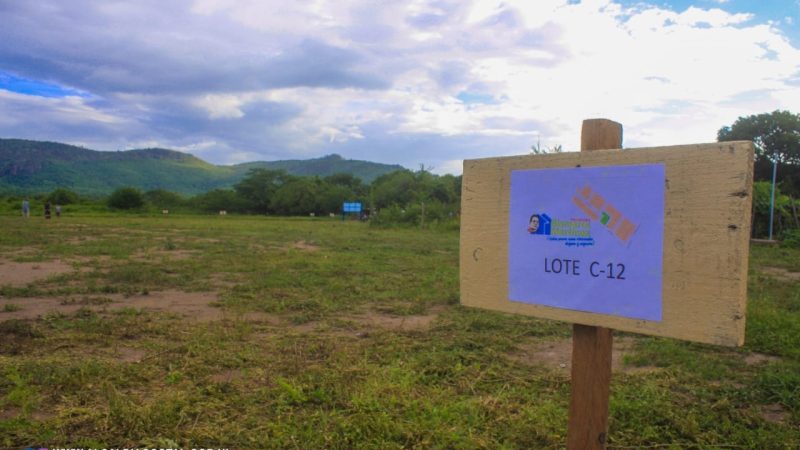 Alcaldía entrega lotes de terrenos a familias de Ocotal Managua. Radio La Primerísima