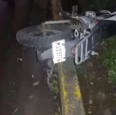 Motociclista murió tras estrellarse contra un poste de tendido eléctrico Managua. Radio La Primerísima 