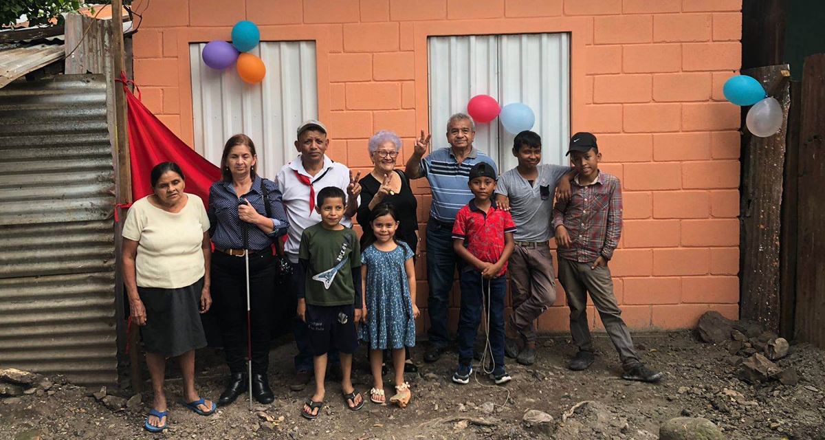 Entregan dos viviendas solidarias a familias de Matagalpa Managua. Radio La Primerísima