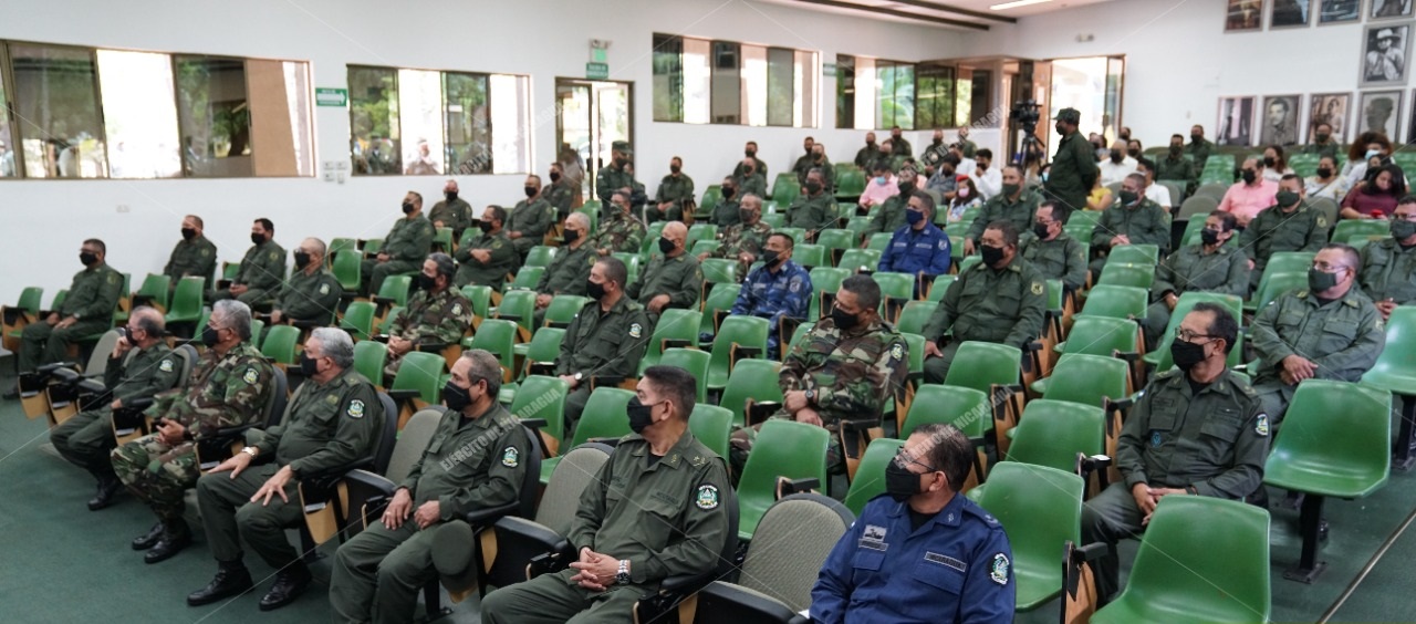 Ejército condecora a oficiales que pasan a la honrosa condición de retiro Managua. Radio La Primerísima