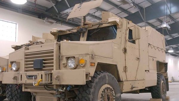 Texas anuncia envío de vehículos militares a la frontera con México Austin. Telesur