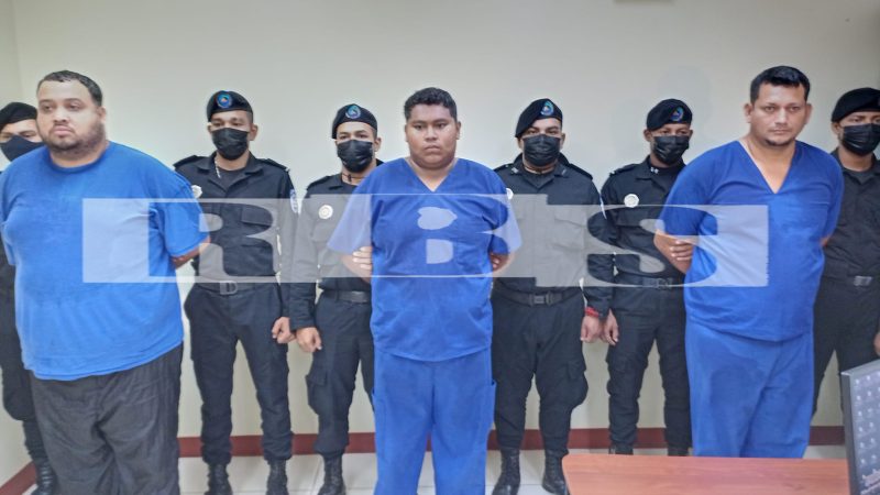 Capturan a cinco sujetos con 4 kilos de cocaína en Bluefields Managua. Radio La Primerísima