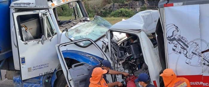 Choque frontal entre dos camiones deja un fallecido Managua. Radio La Primerísima/ Por Jerson Dumas 