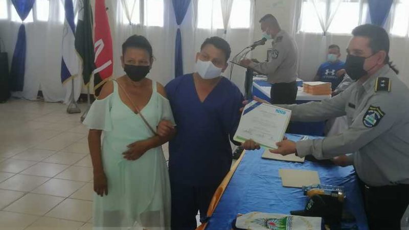 Otorgan diplomas de educación primaria a reos en distintos penales Managua. Radio La Primerísima