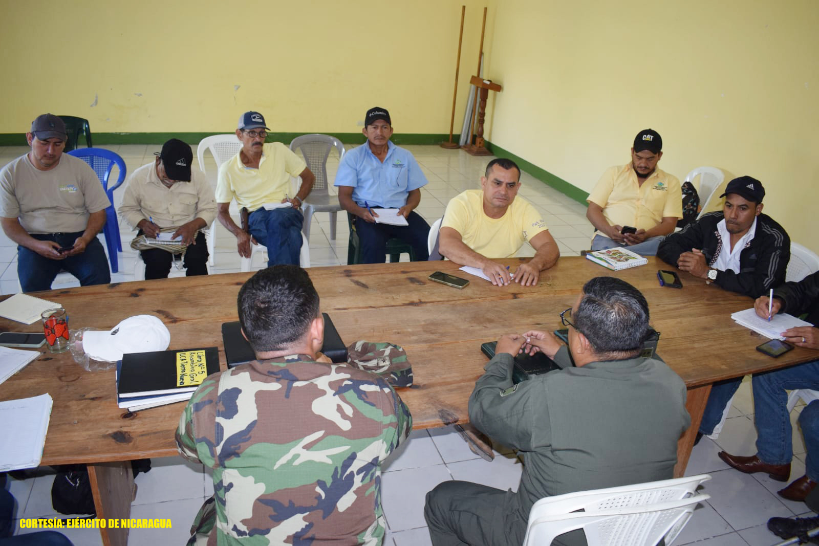 Ejército y productores abordan tema de seguridad en Boaco Managua. Radio La Primerísima