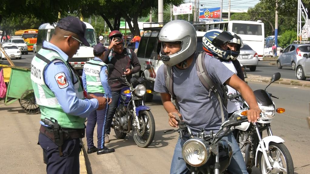Motociclistas en “ojo de huracán” en incidencias de tránsito Managua. Jerson Dumas, Radio Primerísima