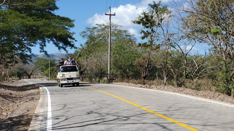 Listo tramo de carretera en Juigalpa Managua. Radio La Primerísima