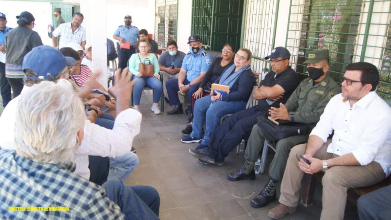Ejército se reúne con ganaderos de la Península de Chiltepe Managua. Radio La Primerísima