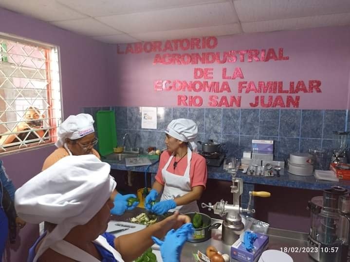 Emprendedoras de Río San Juan cuentan con laboratorio agroindustrial Managua. Radio La Primerísima 