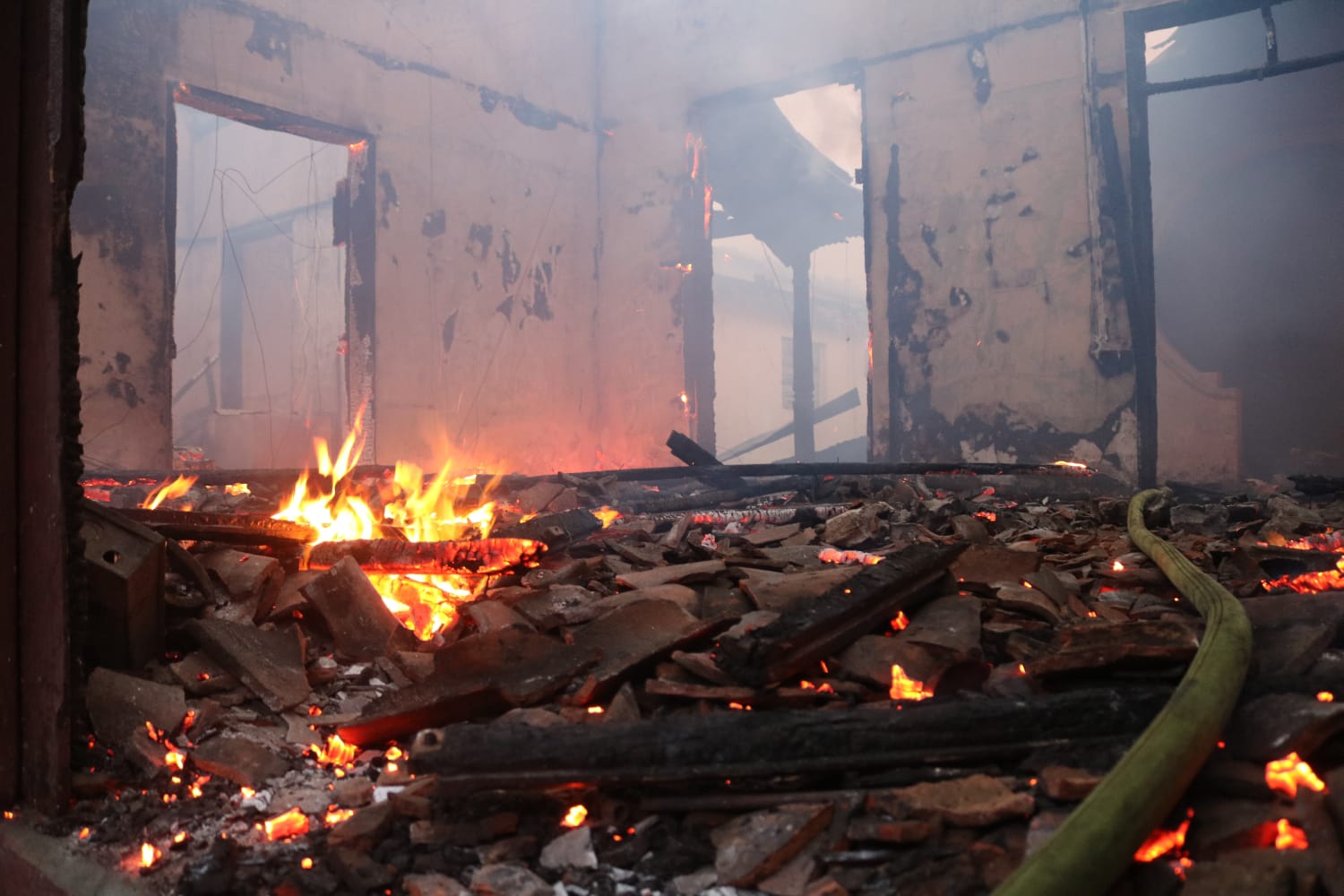 Incendio destruye taller de carpintería en Managua Managua. Radio La Primerísima 